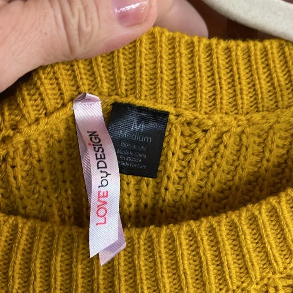 LOVE BY DESIGN Cozy Mustard Sweater SIZE M